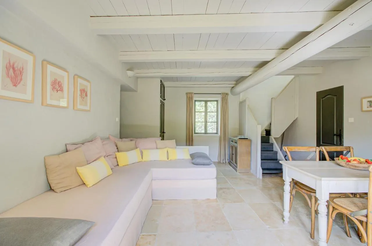 Le Bercail De Montmirail Apartamento Sarrians