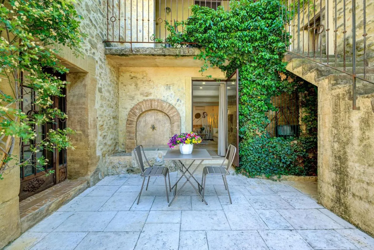 Appartement Le Bercail de Montmirail à Sarrians 0*,  France